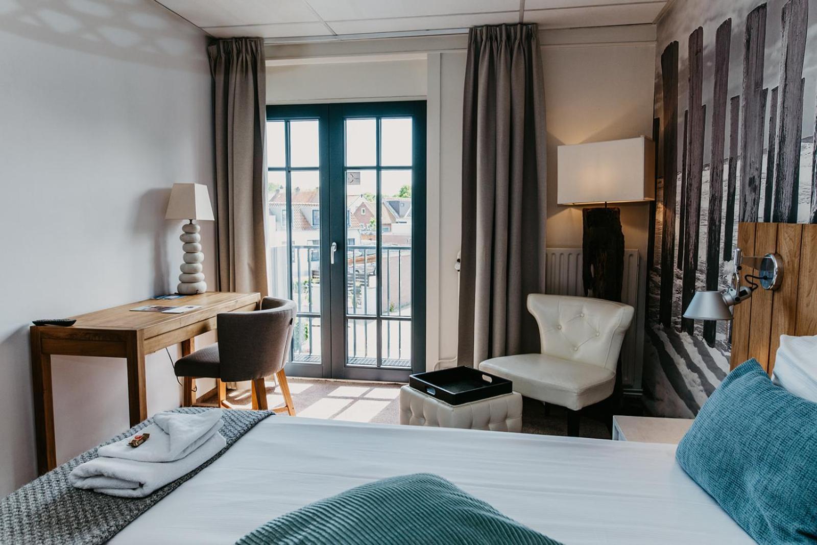 Romantik Badhotel Renesse Exteriör bild